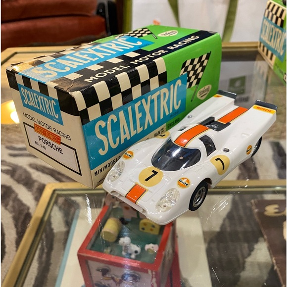 Vintage Collection of 1/32 Scale Scalextric plastic slot cars. - Picture 4 of 15